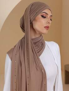 1 buah Jilbab Wanita Polos Bahan Jersey Lembut, Dekorasi Rhinestone, Jilbab Panjang Kasual Gaya Arab, Warna Solid Konservatif, Cocok untuk Penggunaan Sehari-hari dan Sebagai Pelengkap Pakaian - Chocolate Brown - View 2