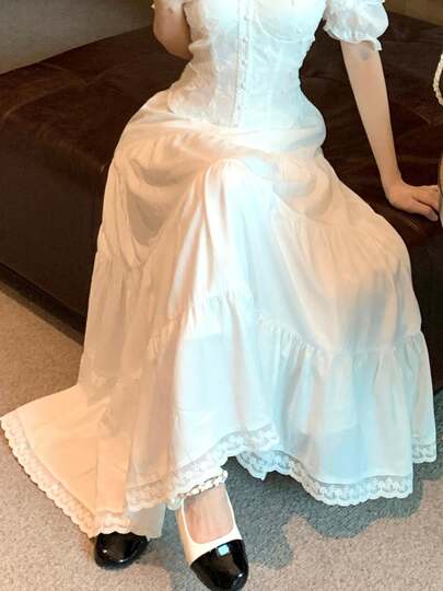 优雅纯色波西米亚风长裙，饰有蕾丝和荷叶边，适合度假和日常穿着，春夏款。