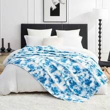 1 Piece Highland Cow Print Blanket - Brown And White Cow Pattern, Soft Flannel Texture, Suitable For All Seasons, Sofa, Bed, Camping Travel, Machine Washable Comfortable Gift, Country Home Decor, Durable Shawl, Must-Have For Animal Print Enthusiasts, Versatile Shawl/Blanket: Durable, Comfy, Breathable, Easy-Care. Multi-Use: Bed/Sofa/Camp/Travel/Office/Car/Desk. Events: NY/V-Day/Fall/StPats/Halloween/Tgiving/Xmas/Solstice/Easter/Mom&Dad/July4/LaborDay. Patterns: Cheetah/Stripe/Plaid/Houndstooth/Geo/Animal/Botanical/Abstract/US Flag/Holiday Plaid. Types: Throw/Stitch/Hand-Stitched/Thermal/Flannel/Microfiber/Bamboo. Fringe/Tassels/Poms. Fabrics: Sherpa/Chunky/Cable Knit. Features: All-Season, Light Warmth, Anti-Pilling, Gift-Wrap.