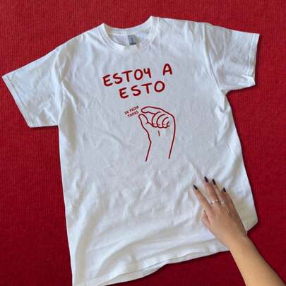 C-AmiS-eta di-vertida de tapas españolas C-AmiS-eta minimalista para amantes de la comidaCamiseta clásica de algodón unisex de 220g - confort diario y calidad duraderaDiseñada para todos, ya sean mujeres o hombres. Hecho con algodón de alta calidad de 220g que se siente suave mientras proporciona una estructura duradera. Apto para todas las estaciones, transpirable y cómodo para todo el día. Perfecto para looks informales, días escolares, trajes de vacaciones y estilos de temporada. Un armario versátil esencial que se combina fácilmente con jeans, pantalones cortos o ajustes en capas. tops & blusas & camisetas de mujer