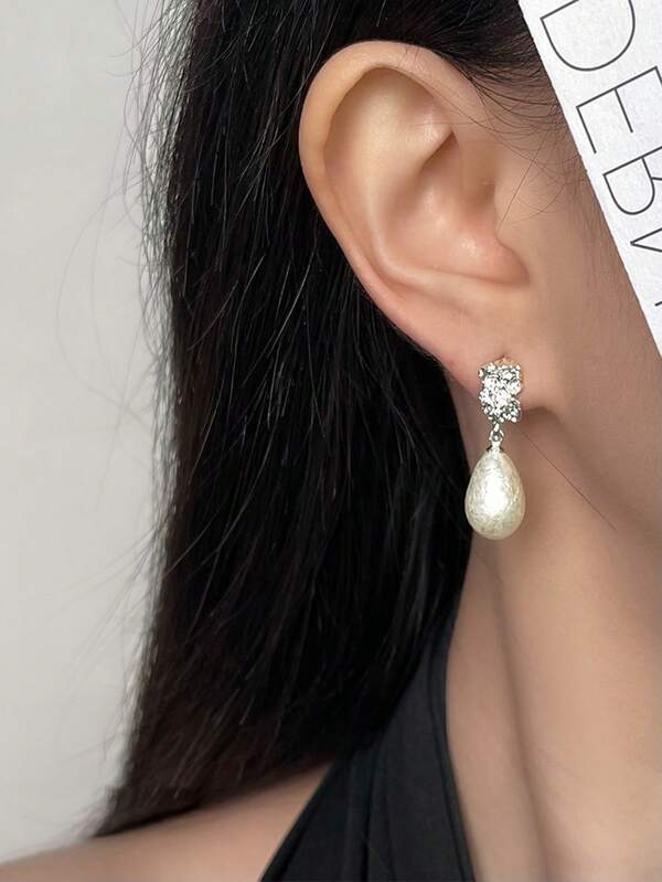 1 Coppia di orecchini retrò a fiocco di neve con perle finte - orecchini con texture a goccia d'acqua, orecchini eleganti di lusso leggero, gioielli di moda da donna, adatti per banchetti, feste, appuntamenti quotidiani e come accessori da indossare