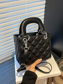 时尚新款女士手提包，纯色简约PU小方包，优雅别致，适合约会、购物等各种场合，百搭实用，配有蝴蝶结和仿珍珠装饰，是情人节的理想礼物，适合购物、用作钱包，也适合年轻女性、大学生、新婚夫妇、上班族女性，适用于办公室、大学、工作、商务、通勤、户外活动、旅行和郊游等各种场合。 - 黑色 - 查看 12