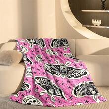 Rosa Schädel- und Mottendruck Überwurf Decke - Hergestellt aus Polyester Fleece, moderne digitale Bedruckung, niedliches Halloween Thema, bequeme Heimdekoration für alle Jahreszeiten, maschinenwaschbar