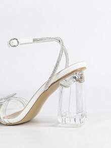 女士厚底水晶高跟凉鞋，方头水钻蝴蝶金属扣优雅时尚露趾设计，基础款，适合派对、夏季和秋季穿着。 - 白色 - 查看 9