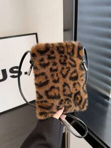 新款时尚毛绒手机包单肩包收纳包休闲百搭斜挎包独特设计可爱少女风毛绒长包秋冬款