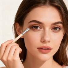 The 3 Pieces Makeup Brush Set (With Storage Box) Includes A Lip Shaping Brush, A Contouring Brush, And An Eyeshadow Brush. It Is Soft And Does Not Shed Hairs, Suitable For The Glamorous And Fashionable Style Of The 90s. It Is Suitable For Birthday, Christmas Gifts, Party Preparations, And Can Be Carried Around At Any Time., Foundation Brush, Concealer Brush, Blush Brush, Contour Brush, Blush Brush, Bronzer Brush, Powder Brush, Foundation Brush, Blush Brush