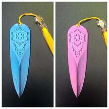 三把彩色刀刃（紫色、粉色、蓝色），还原电影细节，刀刃精雕细琢，搭配中式金色流苏和吉祥结吊坠，完美礼物之选——生日礼物、男孩礼物、女孩礼物、圣诞礼物 - 彩色 - 查看 10