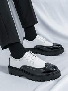 أحذية رسمية عصرية، أحذية سوداء وبيضاء، أحذية مكتبية لامعة كورية، أحذية جلدية كاجوال للرجال بنقوش زهور محفورة على الكعب السميك، أحذية زفاف بريطانية الطراز للعريس والوصيف، أحذية كاجوال بنمط ربطة، أحذية رسمية مريحة بنمط ربطة، أحذية أكسفورد بلون أسود وأبيض، أحذية ديربي بنصل مدبب لامع، أحذية جلدية ناعمة، مقاسات كبيرة 46-50، أحذية جلدية فاخرة بكعب عالٍ لحفلات الضيافة - أبيض وأسود - مشاهدة 7