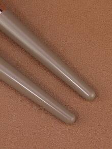 一套专业化妆刷套装，包含高品质合成纤维粉底刷、锥形粉底刷、歌舞伎刷、液体粉底刷、化妆海绵、遮瑕刷、腮红刷、修容刷、古铜粉刷和散粉刷。 - 棕色 - 查看 5