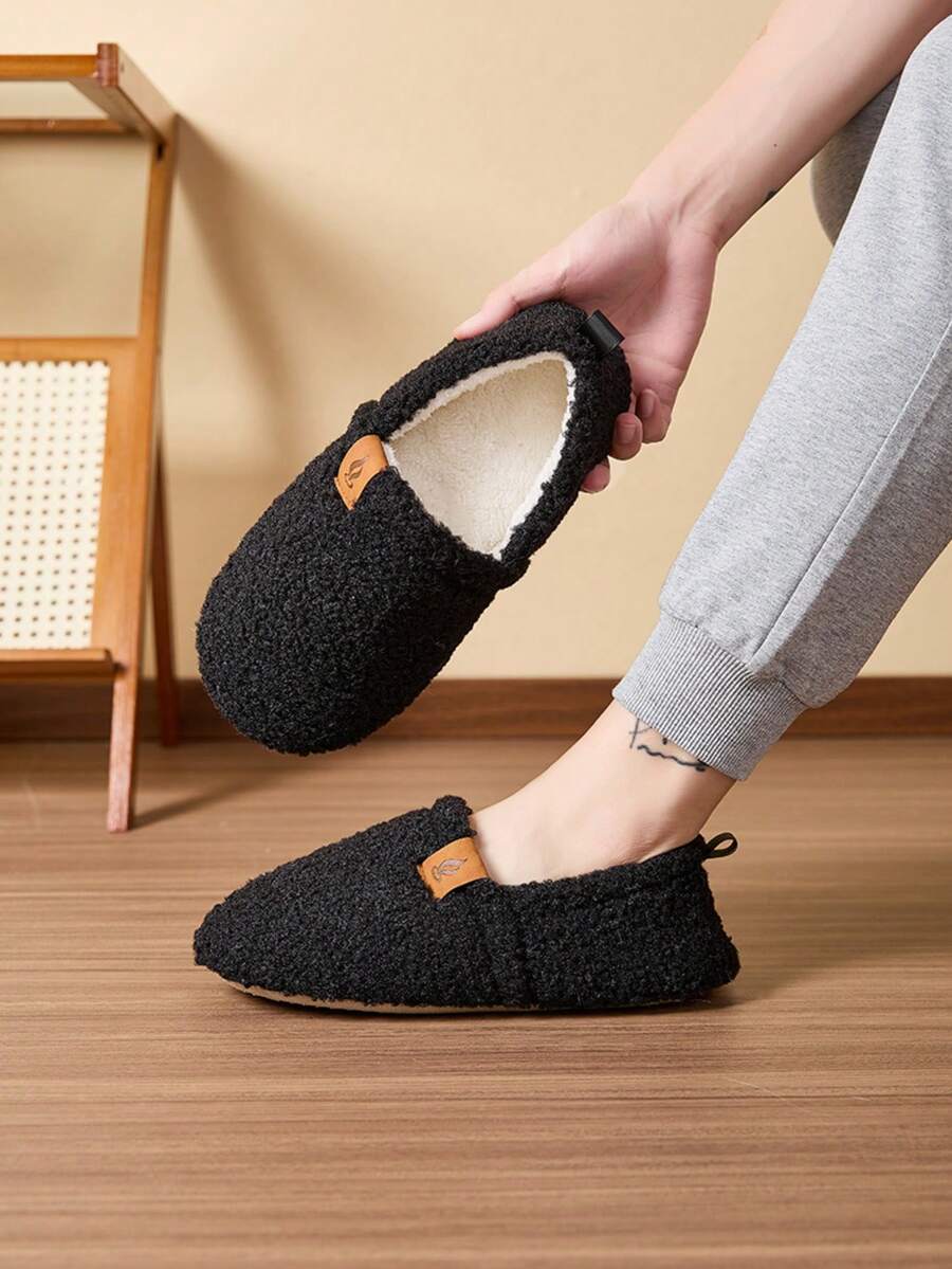 Women's Autumn/Winter New Indoor Slip-On Casual Slippers, Personalized, Warm, Lightweight Plush, Comfortable Home Slippers, Flat Shoes - Black - View 1