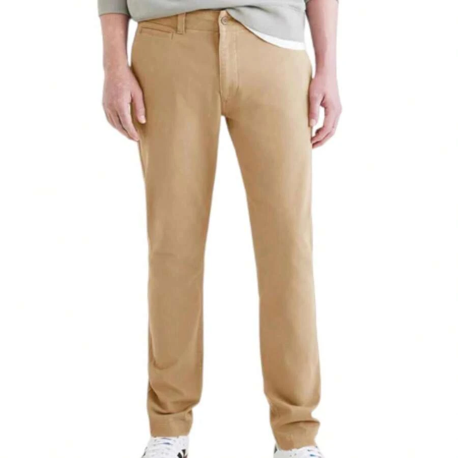 Dockers Khaki Skinny Fit Pants For Men In Beige Color With Smart 360 Flex™ Technology. Made With  Cotton And WaterLess® Techniques To Reduce Water Consumption. Fitted And Highly Flexible, Ideal For A Modern And Comfortable Look.