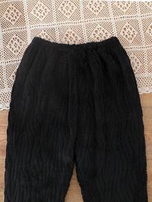 两件套女士长袖法兰绒睡衣套装，休闲圆领长袖上衣，长裤，加厚保暖睡衣，适合秋冬季节穿着，居家和户外皆宜，新款提花珊瑚绒面料，蓬松舒适 - 黑色 - 查看 7