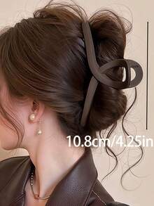4 chiếc/1 chiếc kẹp tóc nhựa màu nâu hình vuông, lượn sóng, hình tia chớp, kích thước 4.25in/10.8cm, thời trang, thanh lịch, tối giản, màu trơn, phù hợp cho sử dụng hàng ngày, thường ngày, dự tiệc, đi làm, đi biển, tạo kiểu tóc, trang điểm, phụ kiện trang phục. Kẹp tóc thanh lịch, thời trang, phụ kiện tóc nữ, kẹp tóc mùa hè, kỳ nghỉ, du lịch. - màu nâu - Xem 2