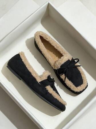 Mocasines planos de moda para mujer, nuevos zapatos de invierno 2025 con puntera cuadrada, lazo y plush, cómodos y de fácil puesta