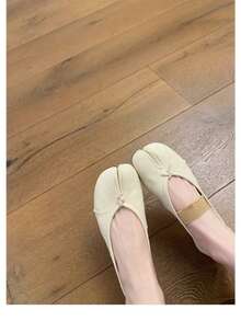 New Tren.Dy Open-Toe Soft-Sole Split-Toe Shoes For Women Flat Pig Trotter Split-Toe Single Shoes Mules (Silver/White/Black Size 35-40) - 白色 - 查看 3