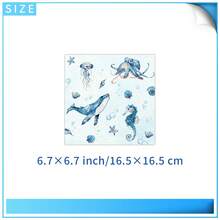 Ten 50/51-elementowy zestaw jednorazowej zastawy stołowej w stylu oceanicznym zawiera 10 talerzy obiadowych, 10 talerzyków deserowych, 10 kubków papierowych, 20 serwetek, obrus i baner. Ten praktyczny zestaw zastawy stołowej sprawdzi się na kempingu, pikniku, grillu w ogrodzie, weselu i przyjęciu urodzinowym.