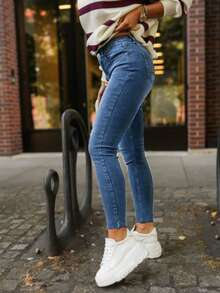 女士長褲牛仔褲skinny 帶彈性 口袋 舒適 牛仔褲 排紐簡約日常穿搭 - skinny 深藍色 - 查看 3