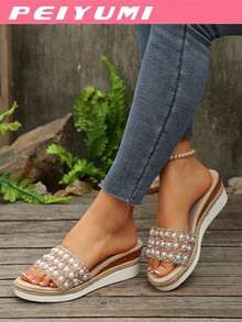 PEIYUMI 大码女式珍珠和水钻装饰厚底坡跟凉鞋，手工制作，夏季休闲沙滩装 - 杏色 - 查看 3