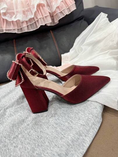 青少年尖头粗跟可爱蝴蝶结水钻装饰平底鞋，时尚百搭，适合各种场合，优雅礼物之选