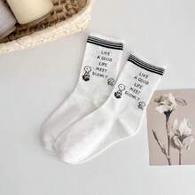 SNOOPY 1 双女士中筒袜，带有卡通刺绣和撞色边缘[随机款式] - 彩色 - 查看 9