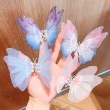 4 pièces Épingle à cheveux papillon mobile, diadème pour enfants. Peut être utilisé comme cadeau d'anniversaire, avec un cadre en métal et des ailes souples
