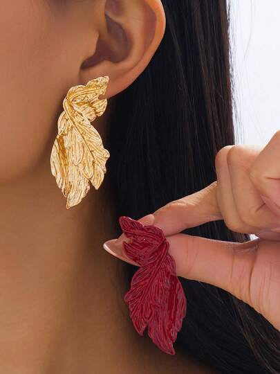 1 Pair Fashionable High-End Leaf Stud Earrings, Versatile Minimalist Design, Exaggerated Style, Women's Jewelry, Gift For Friends, Daily Accessories, Suitable For Parties, Gatherings, Street Photography, Runway