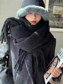 女士毛绒流苏围巾，保暖舒适，防风，适合户外佩戴，百搭日常，秋冬季适用 - 黑色 - 查看 4