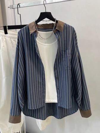 Randig långärmad skjorta för kvinnor, mångsidig och minimalistisk