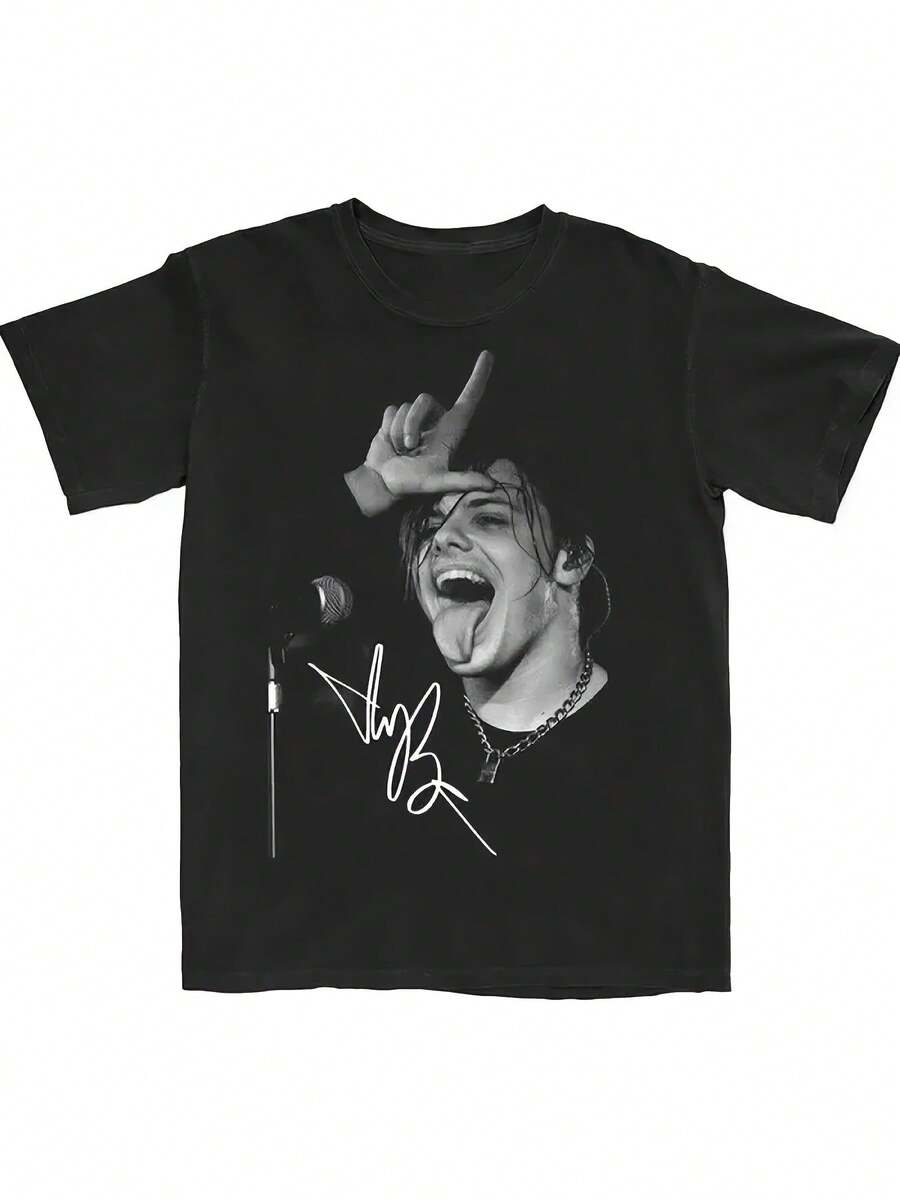 Yungblud Signature Idols World 2025 Singer-Shirt - Heavyweight 220gsm Black Concert Tee With Signature & Microphone Graphic - Unisex Oversized Music Fan Shirt Men & Women - All-Season Casual Wear, Merchandise, Halloween/- Pair With Hooded (Official Apparel) - Relaxed Fit Round Neck Short Sleeve With Iconic Yungblud Print - Fitness & Casual Attire - Music Fans & Holiday Gifts, Plus Size, Yungblud MerchandiseRound Neck Short Sleeve-Shirt - Street Fashion Shirt - Classic-Shirt - 黑色 - 查看 1