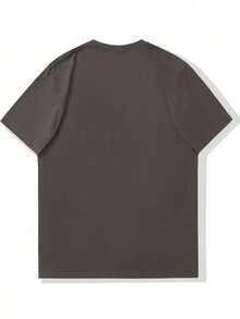 Una camiseta navideña nueva, informal y elegante para hombre, hecha 100 % de algodón. Esta ligera camiseta de verano es perfecta para fiestas de disfraces y para el día a día. Su cuello redondo y su capacidad para lavar a máquina la convierten en la opción ideal para las celebraciones navideñas. Su llamativa letra facilita su cuidado, ideal para las compras navideñas. - Gris Oscuro - Ver 2