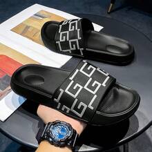 2025 Nowe, codzienne, antypoślizgowe, wsuwane buty do noszenia w pomieszczeniach, z miękką podeszwą, dla mężczyzn, w stylu letter, na każdą porę roku