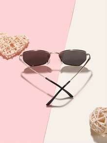 1 PC Children's Unisex Glasses For Ages 8-14, Featuring Metal Asymmetric Cat-Eye Frames In Fashion Style, Suitable For Vacation Outings, Outfits, And Holiday Gifts