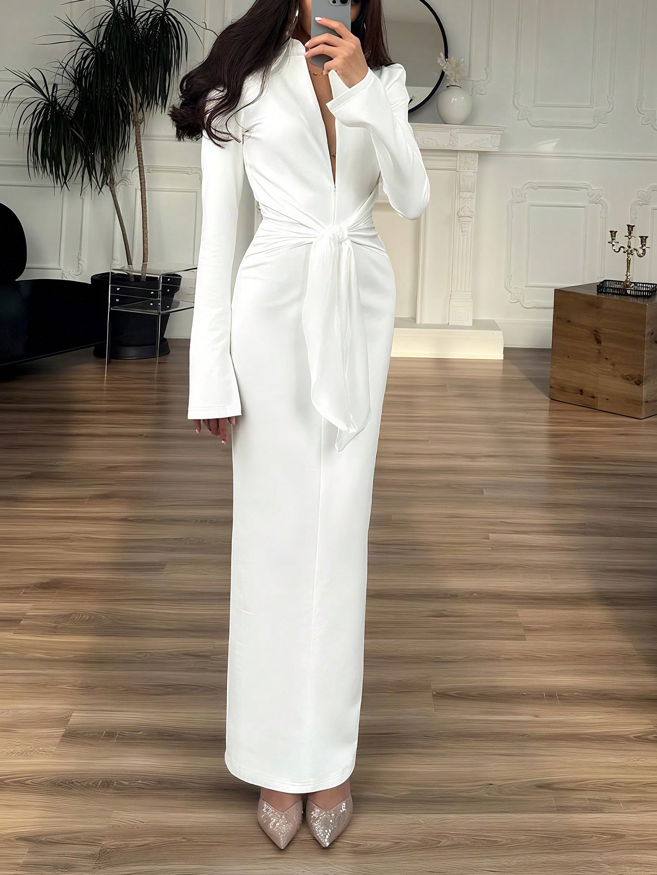 Elegant dress for women with a turned collar, tied waist, front zipper, long sleeves, white color, for spring