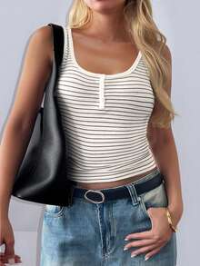 GAOVOT 女士 Y2K 性感方领纽扣休闲露背撞色条纹短款上衣，春夏款 - 黑與白 - 查看 4