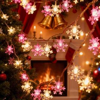 1条1.5米/3米/6米雪花灯串，粉色暖光，圣诞灯串，可用于装饰卧室和室内空间，包括圣诞卧室装饰和基础室内圣诞装饰。在卧室悬挂暖光圣诞灯、柔和的雪花灯和复古圣诞灯，营造节日氛围。
