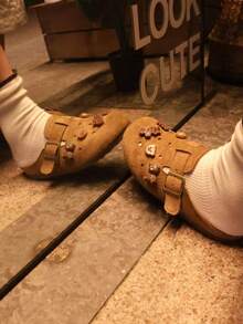 Sandalias de moda retro de nicho para adolescentes, de suela gruesa y media cerradas, tipo slip-on para primavera/verano 2025