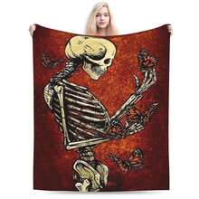 Cozy Halloween Theme  "Skeleton  Red Background  Raising Hands  Rib Cage  Skull  Curved Fingers"  Patterns Flannel Blanket, Soft Warm Cozy Colour Friendly Machine Washable, For Sofa Bed Camping Office Home Decor, Multipurpose Gift For All Seasons - 白色 - 查看 2