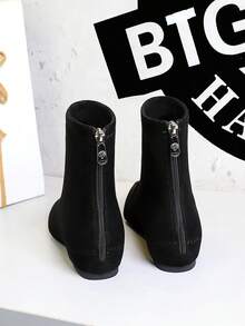 Giày bốt nữ đế thấp tối giản phong cách Âu Mỹ thu/đông, giày bốt cao đến mắt cá chân đế xuồng mũi nhọn bằng da lộn ôm sát - màu đen - Xem 6