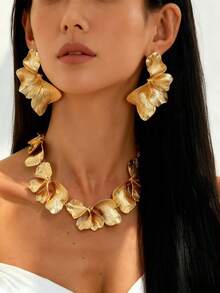 1pc Women's Fashionable European & American Style Metal Leaf & Petal Decorative Necklace - Leaves and Petals - View 3