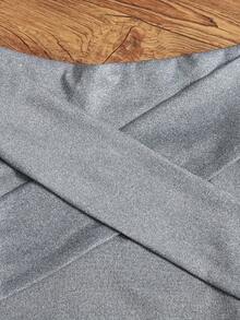 Bộ đồ nữ thanh lịch màu trơn gồm áo dài tay đan chéo và quần skinny dáng suông, thích hợp cho mùa thu/đông xuân. - Xám - Xem 4