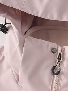 三合一女士户外外套套装，包含保暖内衬和防风外层