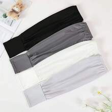 Set de 3 pares de mangas protectoras de sol unisex con tela de seda fría, protección UV UPF50+, efecto refrescante y transpirable, ideales para actividades al aire libre como ciclismo, correr, conducir, senderismo o pesca. Fabricadas con material elástico de alta calidad que se adapta cómodamente al brazo y mantiene la piel fresca incluso en días calurosos. Su diseño ergonómico con orificio para el pulgar brinda mayor cobertura y estabilidad. Perfectas para hombres y mujeres que buscan confort, frescura y estilo mientras protegen sus brazos del sol. Disponible en colores neutros y modernos, se envían en color aleatorio, garantizando variedad y funcionalidad en cada uso. - Multicolor Liso - Ver 3