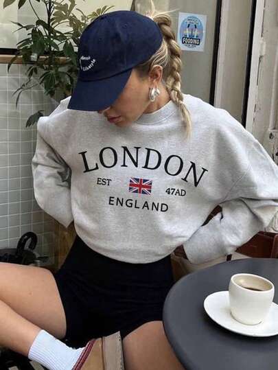 Women's Autumn/Winter New Simple Fashion London Letter & National Flag Print Casual Round Neck Light Gray Long Sleeve T-Shirt, Versatile & Suitable For Daily Wear