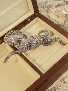 1pc Retro Minimalist Spirit Galloping Horse Brooch, Alloy Decorative Clothing Accessory, 3D Horse Year Lapel Pin