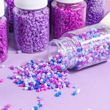 1000 piezas de cuentas Perler de 2.6mm de color púrpura en un frasco recargable pequeño, ligero y portátil, adecuado para accesorios DIY y decoración de manualidades