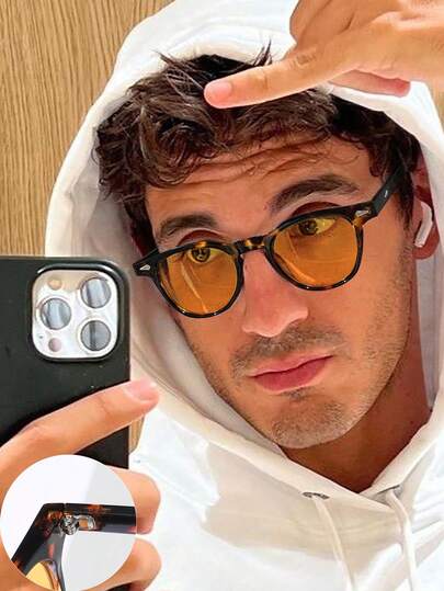 1副男士休闲基础款金属铰链方形时尚眼镜，适合度假和日常佩戴