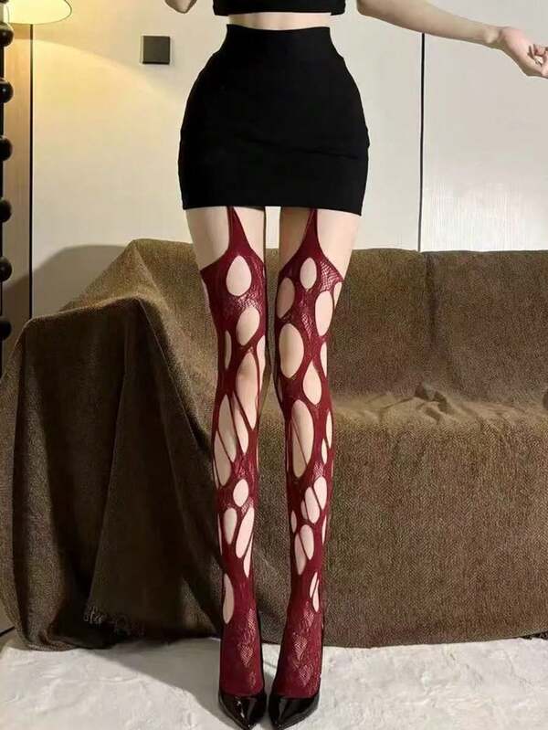Vintage zerrissene Fischernetzstrümpfe mit Rosen-Cut-Out-Design, asymmetrisches Design, Gothic Punk Stil