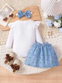 3pcs Set Baju Bayi Perempuan Gaya INS: Bodysuit Rajut Bergaris dengan Kerah Berumbai, Rok Pita Bunga Korduroi Biru dengan Bando, Cocok untuk Jalan-jalan dan Acara Khusus - Putih - View 2