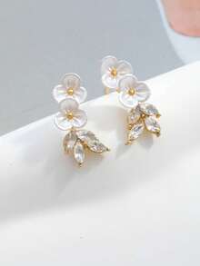 1对时尚白色花朵耳环，独特设计仿珍珠高端花朵耳钉，适合新娘情人节配饰 - 彩色 - 查看 4