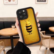 Cubierta de teléfono con borde negro y diseño de abeja amarilla sosteniendo una taza de café para uso diario en cafeterías y espacios casuales Aplicable a los teléfonos de la serie Apple y Galaxy - Blanco - Ver 1